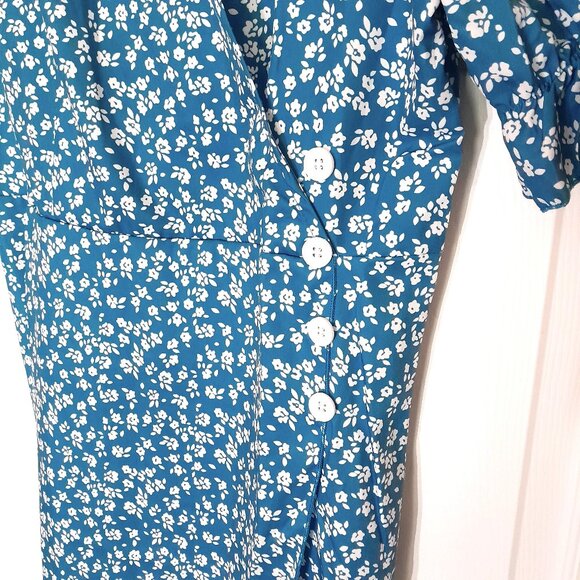 Women’s Blue Short Sleeved Floral Dress with 4 frontal buttons Size L - Picture 2 of 5